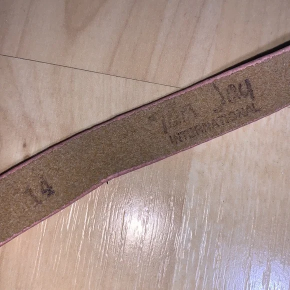 TANJAY Vintage Gold Paisley Thin Leather Belt - Picture 6 of 6